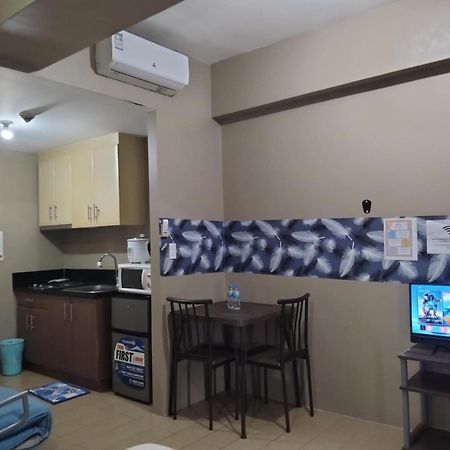 Henry'S Newport Condotel Pasay Esterno foto