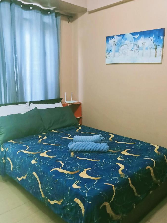 Henry'S Newport Condotel Pasay Esterno foto