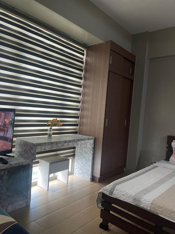 Henry'S Newport Condotel Pasay Esterno foto