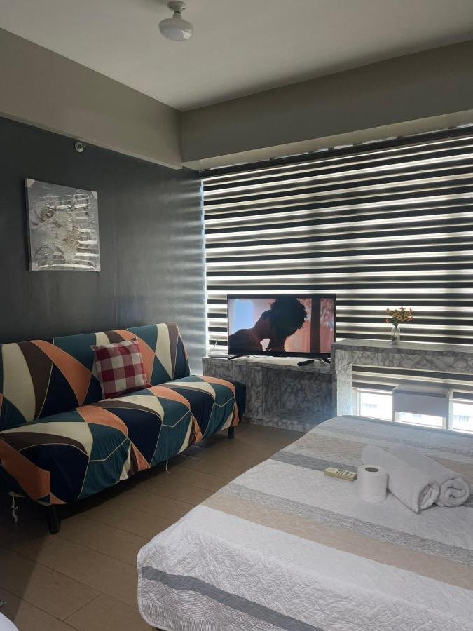 Henry'S Newport Condotel Pasay Esterno foto
