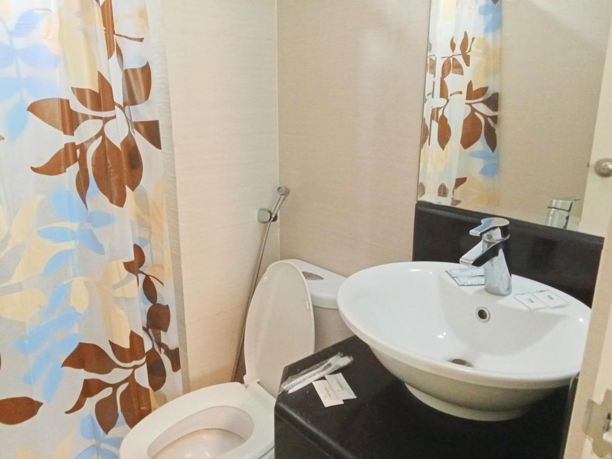 Henry'S Newport Condotel Pasay Esterno foto