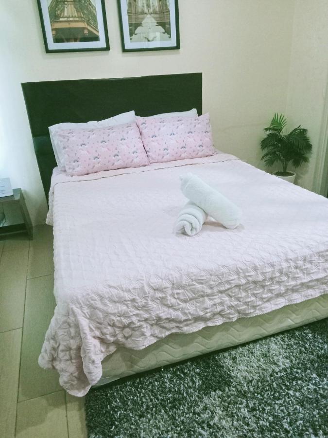 Henry'S Newport Condotel Pasay Esterno foto