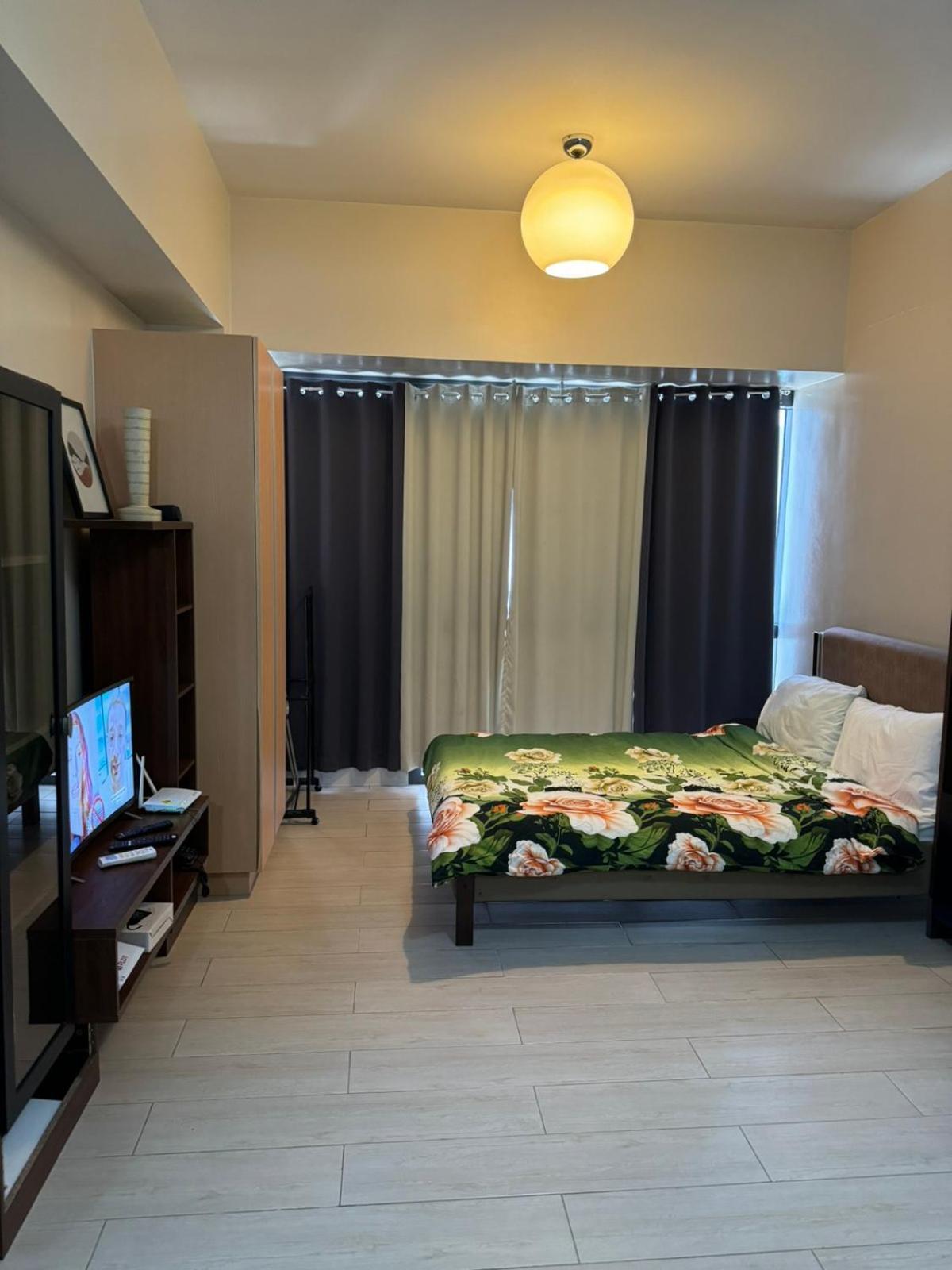 Henry'S Newport Condotel Pasay Esterno foto