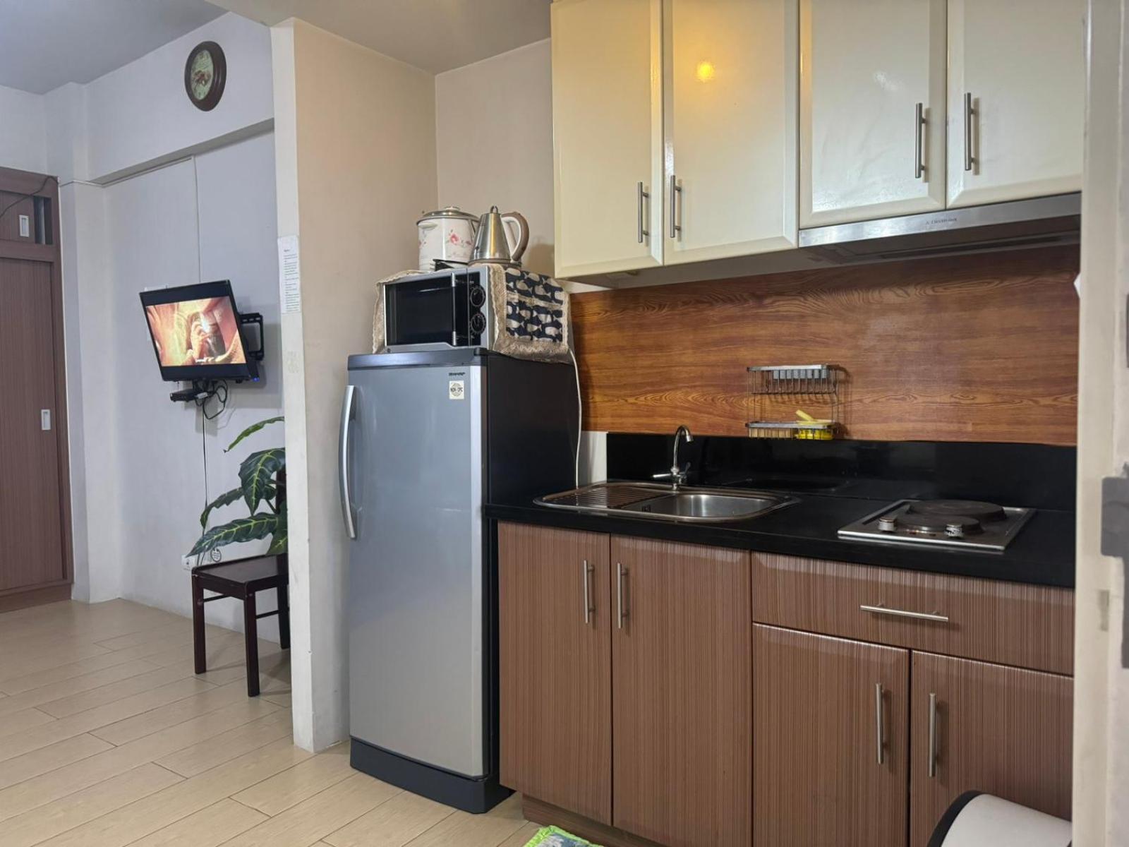 Henry'S Newport Condotel Pasay Esterno foto