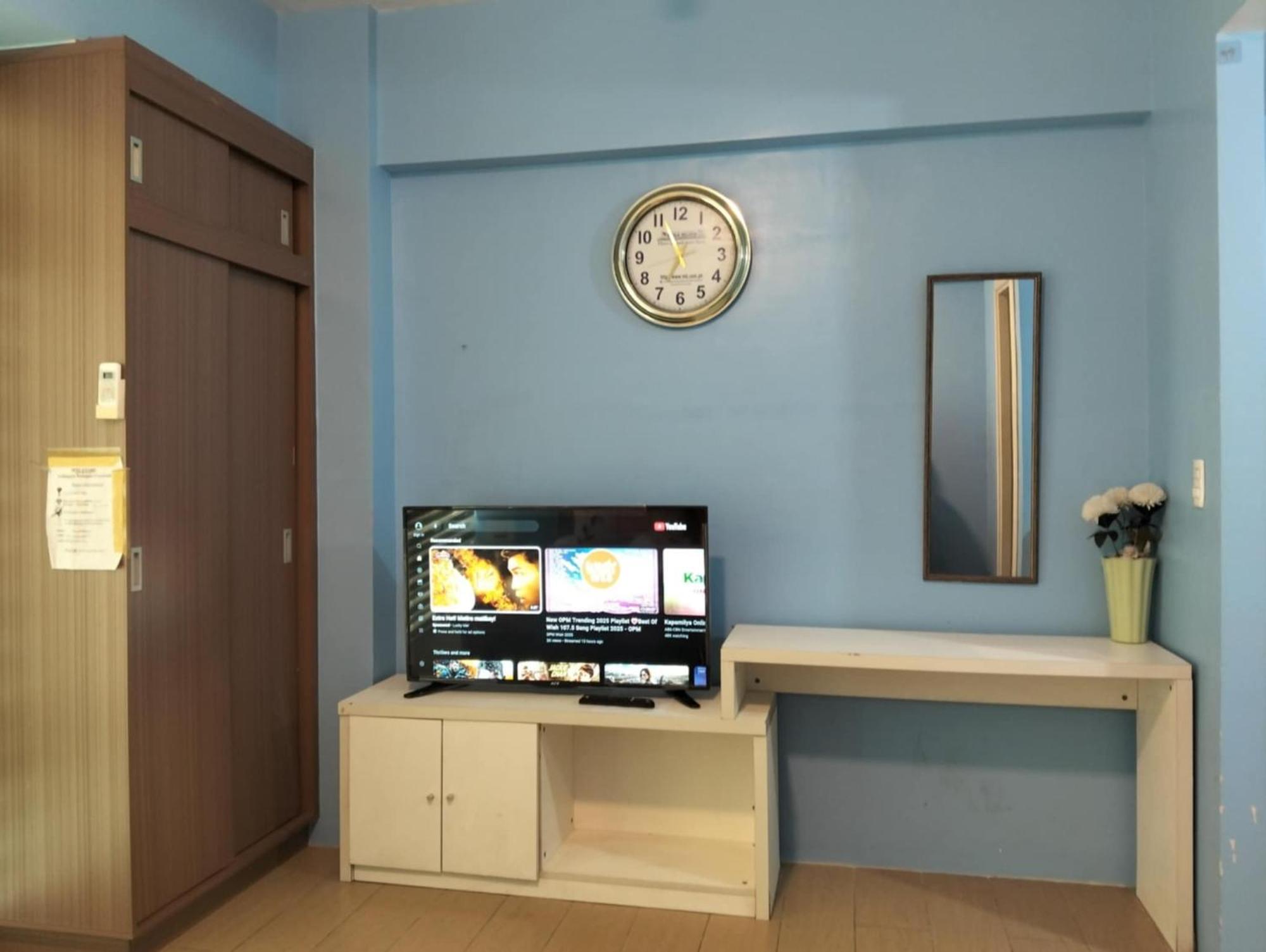 Henry'S Newport Condotel Pasay Esterno foto