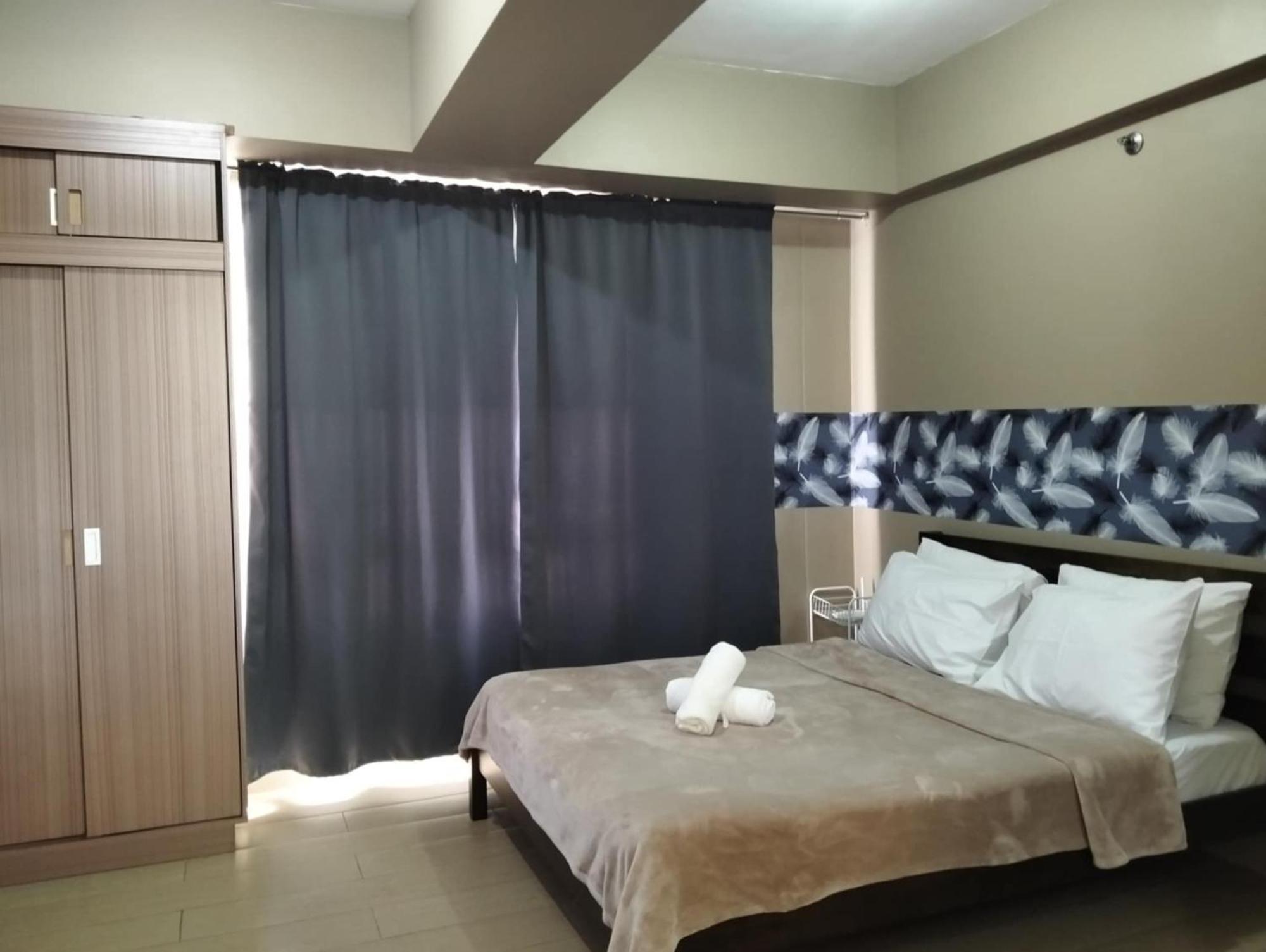 Henry'S Newport Condotel Pasay Esterno foto