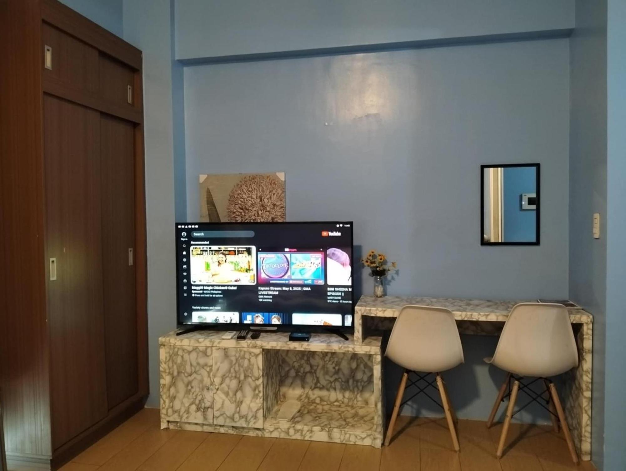 Henry'S Newport Condotel Pasay Esterno foto