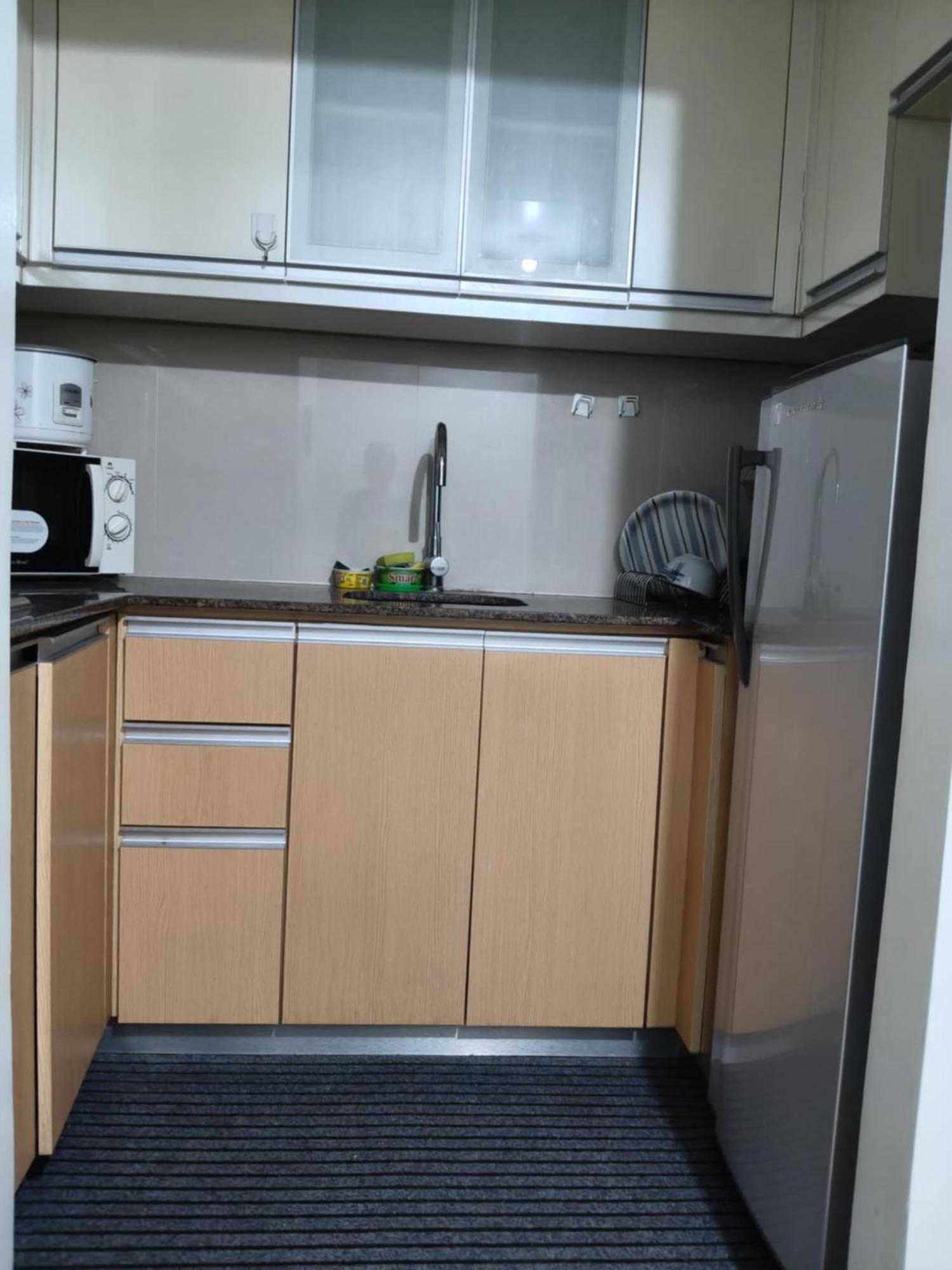Henry'S Newport Condotel Pasay Esterno foto