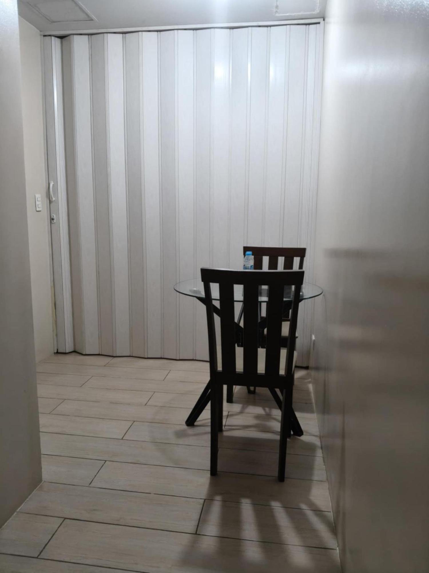 Henry'S Newport Condotel Pasay Esterno foto