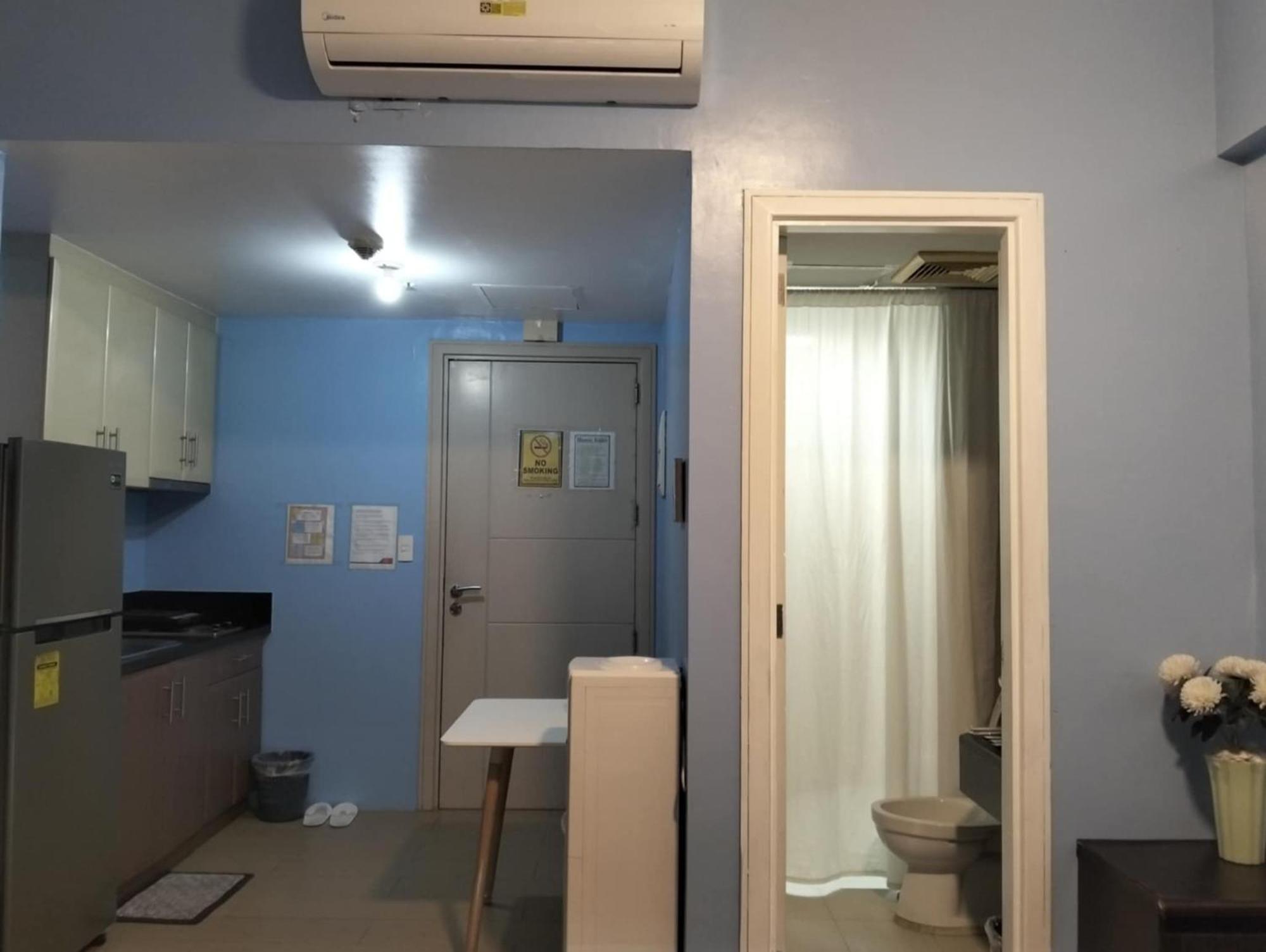 Henry'S Newport Condotel Pasay Esterno foto